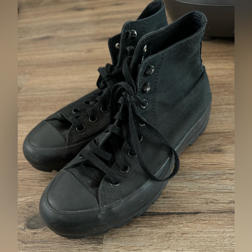 BLACK HIGH TOP CONVERSE